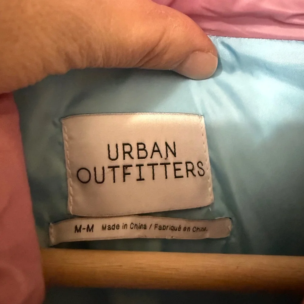 Urban‎ Outfitters Chevron Puffer Jacket Pink Blue Size M Medium Cropped Zip Up